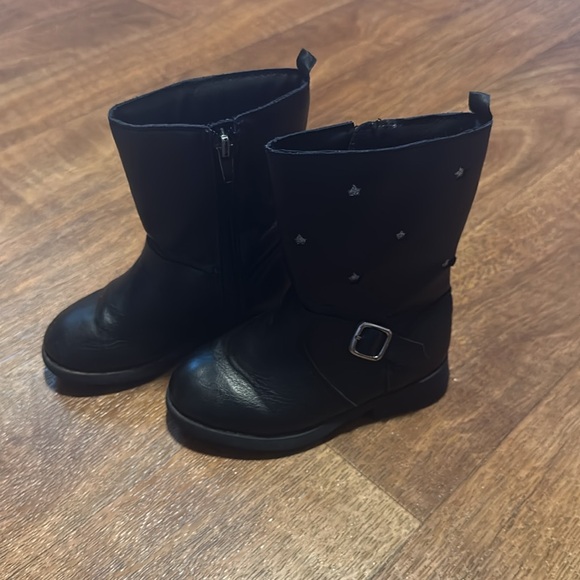 Toddler size 8 - Picture 2 of 4